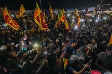 ராஜபக்சக்களுக்கு எதிராக தொடரும் மக்கள் போராட்டங்கள் (Photos)