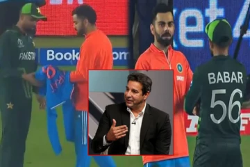 விராட் கோலியின் ஜெர்ஸியை பாபர் அசாம் வாங்கியது தவறு - முன்னாள் வீரர் கண்டனம்!