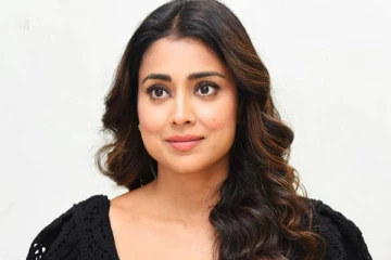 நீச்சல் உடையில் நடிகை ஸ்ரேயா கொடுத்த போஸ்.. ரசிகர்கள் மத்தியில் தீயாய் பரவும் புகைப்படம்