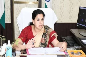 லண்டனில் அதிக சம்பளம் வாங்கும் வேலையை விட்டுவிட்டு யுபிஎஸ்சி தேர்வில் தேர்ச்சி பெற்ற பெண் அதிகாரி