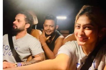 යාලුකම වෙනුවෙන් පියුමි හන්සමාලී චන්දිමාල් ජයසිංහට දුන්න ලක්ෂ පහළොවක් වටින තෑග්ග (PHOTOS )