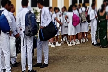 திங்கட்கிழமை முதல் மூடப்படும் பாடசாலைகள்! பொதுப்பயன்பாட்டு ஆணையகத்திடம் விடுக்கப்பட்டுள்ள கோரிக்கை