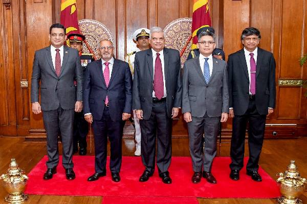 இலங்கைக்கான புதிய தூதுவர்கள் ஜனாதிபதியிடம் தமது நற்சான்றிதழ்களை கையளித்தனர்(Photos) | Ambassadors Presented Credentials To The President