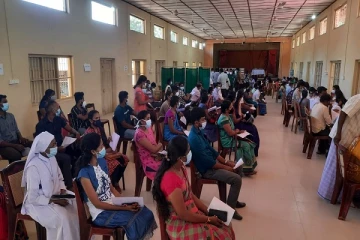 கிளிநொச்சி மாவட்டத்திற்கு மேலும் 15 ஆயிரம் தடுப்பூசிகள் தேவை - அமைச்சர் டக்ளஸ் உறுதி