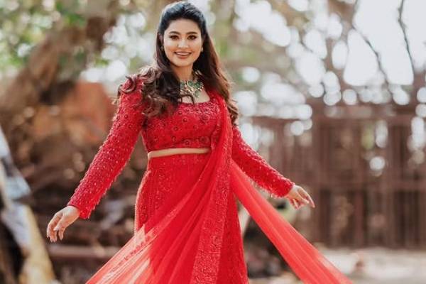 உடை வைத்து நடிகை சினேகாவை அசிங்கப்படுத்திய மீடியா.. அவர் எடுத்த முடிவு | Sneha About Her Dress Routine Habit