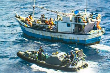சட்டவிரோதமாக அவுஸ்திரேலியாவுக்கு செல்ல முற்பட்ட 21 பேர் கைது