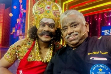 குக் வித் கோமாளி முக்கிய நட்சத்திரத்துடன் செஃப் தாமுவின் மகள் எடுத்துக்கொண்ட செல்பி, யாருடன் பாருங்க