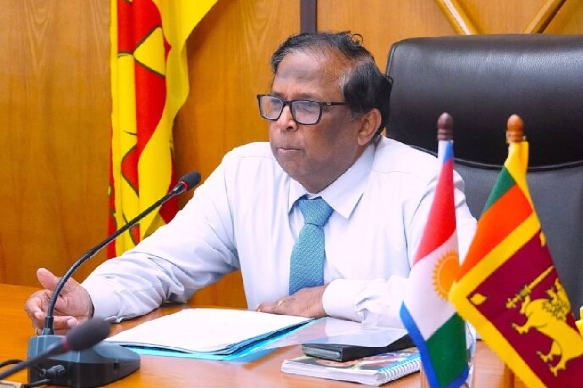 ஆசிரியர் இடமாற்றத்தினால் அழிக்கப்படும் வடமாகாணக் கல்வி : கஜேந்திரகுமார் எம்.பி குற்றச்சாட்டு! | Np Education Destroyed By Teacher Transfers