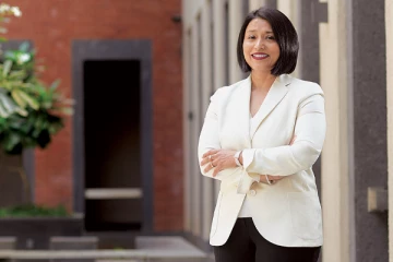 இந்தியாவின் பணக்கார பெண் - ரூ. 63000 கோடி சாம்ராஜியத்தை உருவாக்கியது எப்படி?