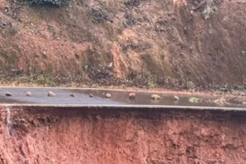 බදුල්ලේ පාරක නාය යාමක්