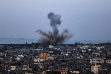 காசாவில் ஹமாஸ் குழுவின் ஆயுத தளங்கள் மீது இஸ்ரேல் விமானப்படை தாக்குதல்!