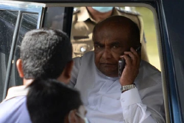 சபாநாயகருக்கு எதிரான நம்பிக்கையில்லா பிரேரணை : ‘இரகசிய டீல்’ ஆரம்பம்