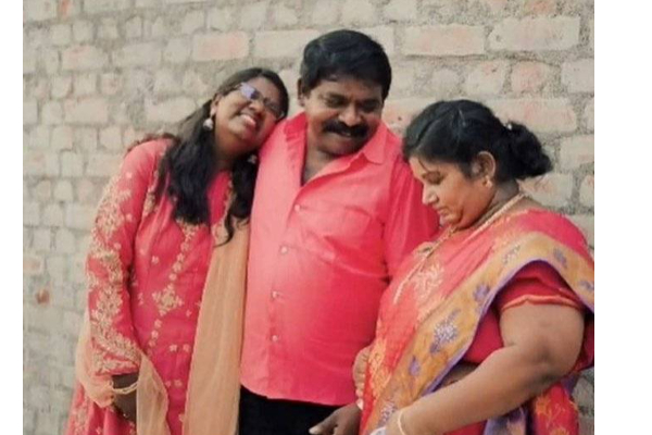 பிக்பாஸ் இமான் அண்ணாச்சி மகளை பார்த்துள்ளீர்களா? வைரலாகும் புகைப்படம்! | Biggboss 5 Imman Annachi Daughter Photo Viral