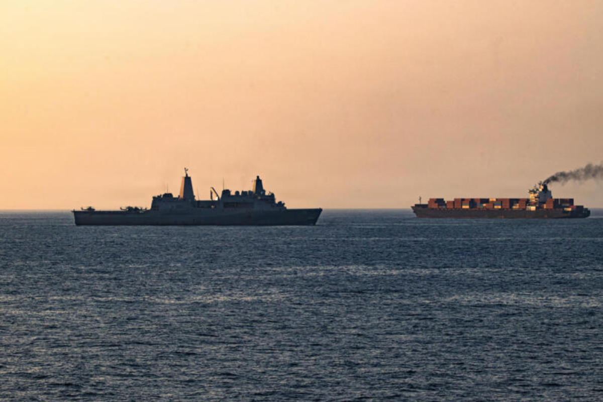 ஈரானியத் துறைமுகங்களில் அமெரிக்காவின் கடும் முற்றுகை: திருப்பி அனுப்பப்பட்ட 38 கப்பல்கள் | Us Blockade 38 Ships Turned Back From Iran