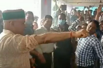 சாட்டையால் அடிவாங்கிய   முதலமைச்சர்; வைரலாகும் காணொளி!