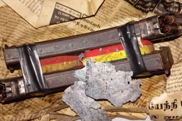 யாழ் பல்கலைக்கழகத்திற்குள் மீட்கப்பட்ட பொருட்களால் பெரும் பரபரப்பு ; பொலிஸ் பாதுகாப்பு | Recovered Items Stir Chaos At Jaffna University யாழ் பல்கலைக்கழகத்திற்குள் மீட்கப்பட்ட பொருட்களால் பெரும் பரபரப்பு ; பொலிஸ் பாதுகாப்பு | Recovered Items Stir Chaos At Jaffna University