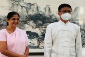 ආර්ථිකය අර්බුදයෙන් බැට කන ලංකාව ගැන චීන තානාපතිගේ හිත උණු වෙයි.