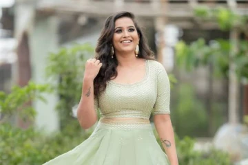 பிரமாண்டமான காரை வாங்கிய தொகுப்பாளினி ஜாக்லினின் உருக்கமான பதிவு!