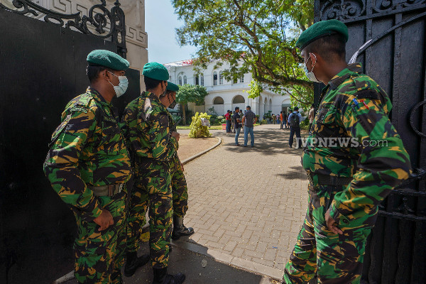 ஜனாதிபதி மாளிகைக்குள் நுழைந்த இராணுவம்! | The Army Entered The Presidential Palace