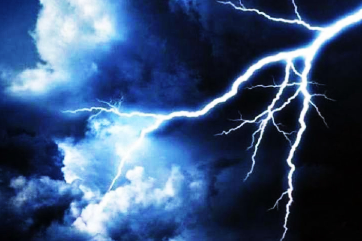 மக்களே அவதானம்: பிற்பகலில் இடியுடன் கூடிய மழை | Heavy Rainfall Exceeding 100Mm Is Expected Today மக்களே அவதானம்: பிற்பகலில் இடியுடன் கூடிய மழை | Heavy Rainfall Exceeding 100Mm Is Expected Today
