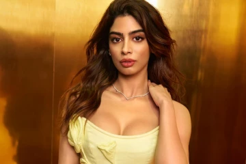 ஸ்ரீதேவியின் இளைய மகள் குஷி கபூர் எல்லைமீறிய கவர்ச்சி