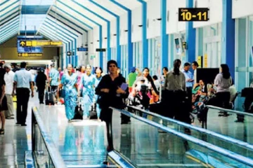 சிவப்பு எச்சரிக்கை விடுக்கப்பட்ட பெண் கட்டுநாயக்க விமான நிலையத்தில் கைது!