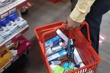 සබන්, පොදි පිටින් රැගෙන යයි.. හදිසියේ රටේ සිදුවූ දේ..(PHOTOS)