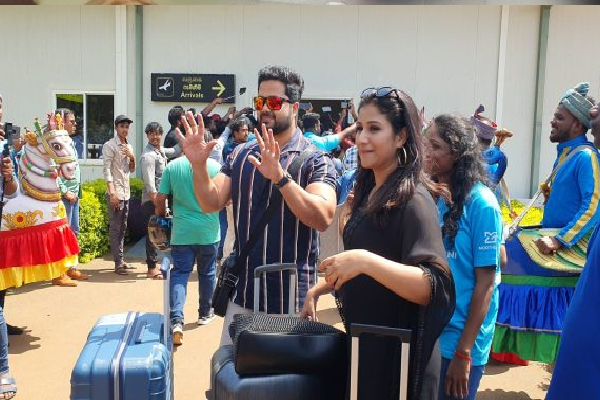 யாழ்ப்பாணத்தில் குவிந்த தென்னிந்திய பிரபலங்கள்! | South Indian Celebrities Gathered In Jaffna