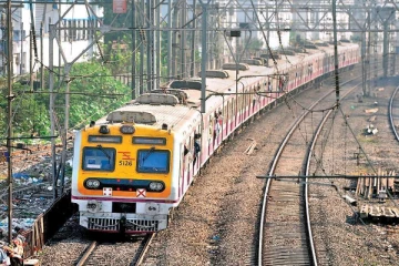 தடுப்பூசி போட்டால் மட்டுமே மின்சார ரயிலில் பயணிக்க அனுமதி