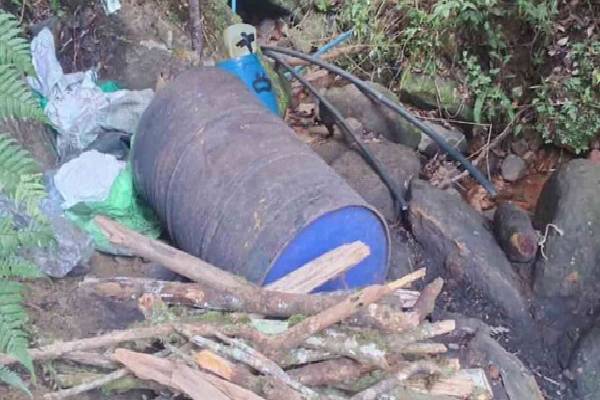 சமனல இயற்கை சரணாலயத்தில் சட்டவிரோத மதுபானம் தயாரித்த ஒருவர் கைது | Illegal Liquor Production Samanala Sanctuary சமனல இயற்கை சரணாலயத்தில் சட்டவிரோத மதுபானம் தயாரித்த ஒருவர் கைது | Illegal Liquor Production Samanala Sanctuary