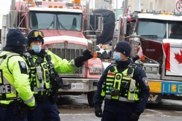 ஒட்டாவாவில் ட்ரக் வண்டி போராட்டத்தை ஏற்பாடு செய்தவர்கள் கைது!