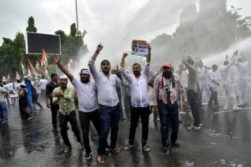 ඉන්දියාව ඇවිලෙයි - ඔක්තෝම්බර් 2 ඉන්දියාවට තීරණාත්මකයි - මෙන්න විස්තරේ