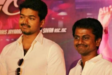 துப்பாக்கி படத்தை விமர்சித்த சூர்யா ரசிகர் ! சொல்லி அடித்த இயக்குநர் ஏ.அர்.முருகதாஸ்