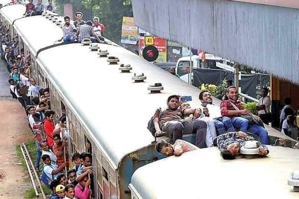 எரிபொருள் நெருக்கடி; இலங்கையில் ஆபத்தாக மாறும் பயணங்கள்! (Photos) | Fuel Crisis Dangerous Trips In Sri Lanka