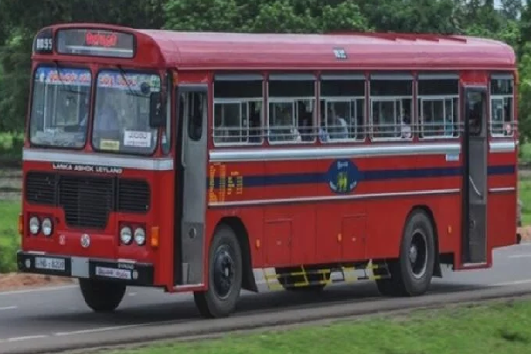 தமிழர் பகுதியொன்றில் தொலைபேசியால் சிக்கலில் மாட்டிய இ.போ.ச சாரதி | Phone Call Causes Trouble For Sltb Driver தமிழர் பகுதியொன்றில் தொலைபேசியால் சிக்கலில் மாட்டிய இ.போ.ச சாரதி | Phone Call Causes Trouble For Sltb Driver