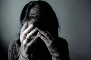 10ஆம் வகுப்பு மாணவருடன் முகம் சுளிக்கும் வகையில் போட்டோஷூட்! சிக்கிய தலைமை ஆசிரியை