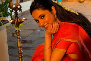 பிரியங்கா மோகன் ஹோம்லி லுக்கில் கியூட் புகைப்படங்கள்