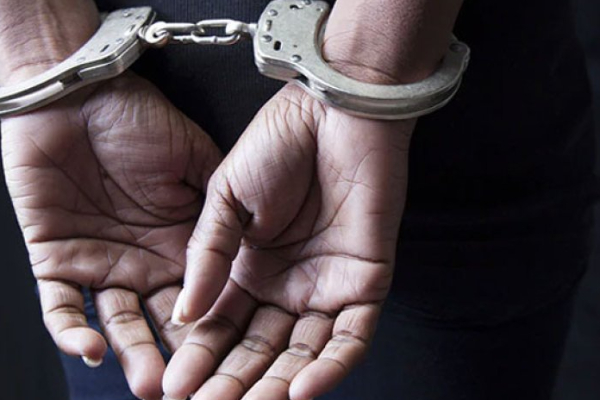 1.2 மில்லியன் ரூபா இலஞ்சம் பெற்ற அரச அதிகாரி கைது | Gove Official Arrested Accepting Bribe 1 2 Million