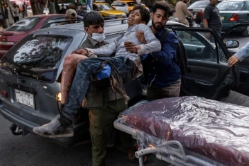 காபூல் விமான நிலையம் அருகே இரட்டை வெடிகுண்டு தாக்குதலில் அமெரிக்க ராணுவ வீரர்கள் உள்பட 73 பேர் பரிதாப பலி!