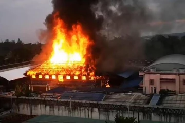 கொரோனா தொற்றாளர்கள் அதிகம்... சிறைச்சாலைக்கு நெருப்பு வைத்த கைதிகள்