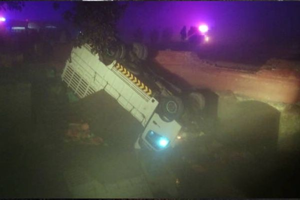 எமனாக மாறிய பனி மூட்டம்! பாகிஸ்தானில் 14 பேரை காவு வாங்கிய கோர விபத்து | Fatal Accident Pakistan Kills 14 People