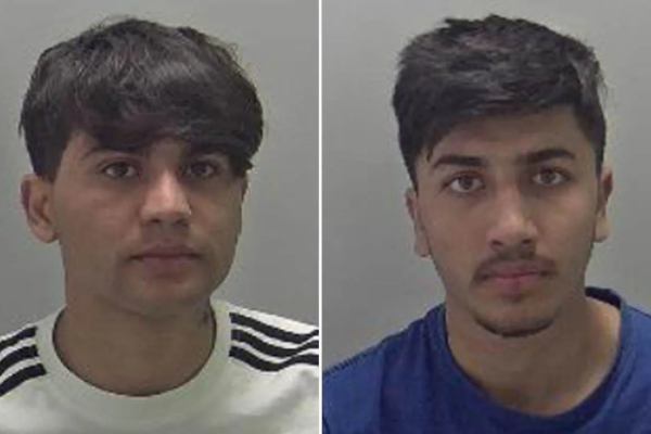 பிரித்தானியாவில் சிறுமி பாலியல் கொடுமை; நாடு கடத்தப்படும் இரு அகதிகள் | Two Refugees Deported For Sexual Assault Uk பிரித்தானியாவில் சிறுமி பாலியல் கொடுமை; நாடு கடத்தப்படும் இரு அகதிகள் | Two Refugees Deported For Sexual Assault Uk