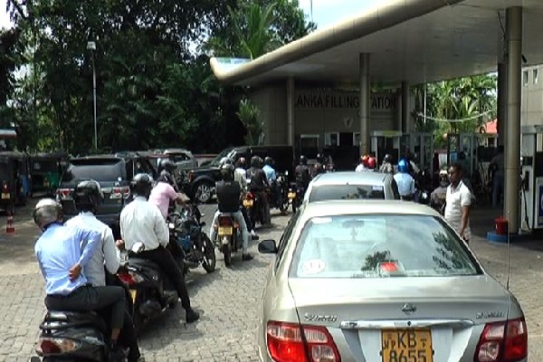 எரிபொருள் விலை அதிகரிப்பு வெறிச்சோடியது கொழும்பு | Colombo Deserted After Fuel Price Hike