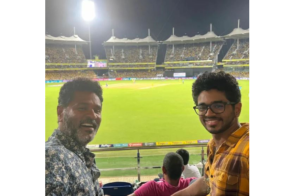 தனது மகனுடன் வந்து IPL மேட்ச் பார்த்துள்ள நடிகர் பிரபுதேவா- இவ்வளவு பெரிய மகனா, புகைப்படம் இதோ | Prabhu Deva Watched Csk Match With His Son