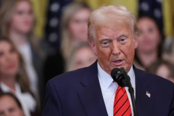 காசாவில் இனப்படுகொலையை விசாரிக்கும் நீதிமன்றத்திற்கு டொனால்ட் டிரம்ப் தடை விதிப்பு