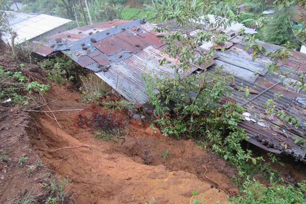 ஒரே வீட்டில் இருவர் பலி | Two People Died In The Same House