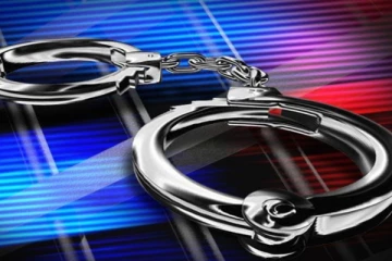 பொலிஸ் உத்தியோகத்தர் உள்ளிட்ட 3 பேர் கைது