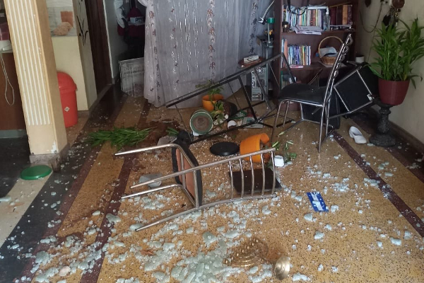 யாழில் வீட்டிற்குள் அத்து மீறி நுழைந்து தாக்குதல்- துரிதமாக செயற்பட்ட காவல்துறை! - ஐபிசி தமிழ்