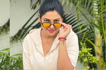 சேலை, மாடர்ன் லுக் என கலக்கும் சீரியல் நடிகை ரேஷ்மா!! ரீசெண்ட் கிளிக்ஸ்..