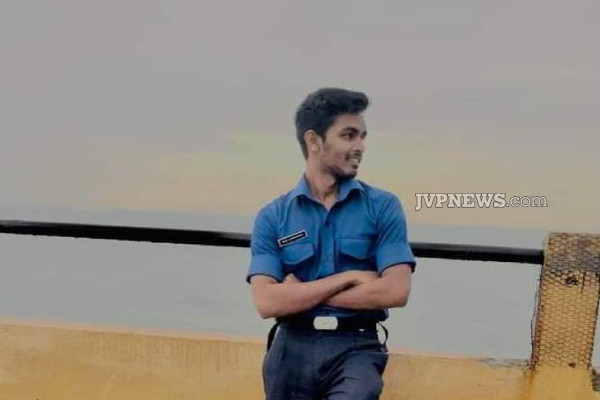 ஆர்ப்பாட்டக்காரர்கள் மீதான தாக்குதல்: கடற்படை அதிகாரிகள் ராஜினாமா! | Gota Go Gama Protest Attack Naval Officers Resign